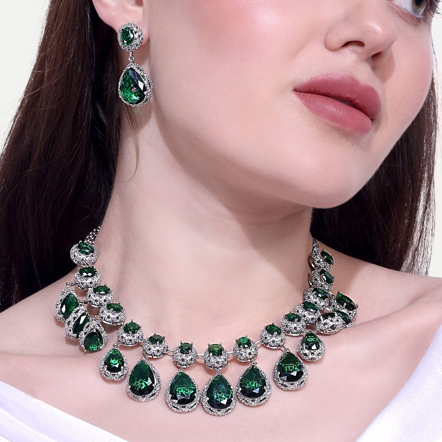 Rubina Emerald Necklace Set